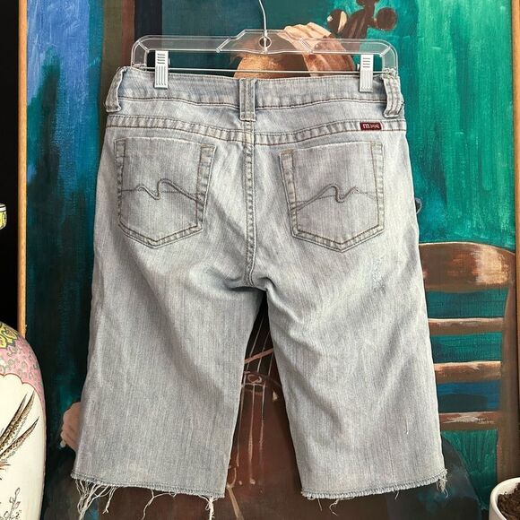 Makers of True Originals Light Blue Jean Shorts - Picture 5 of 16
